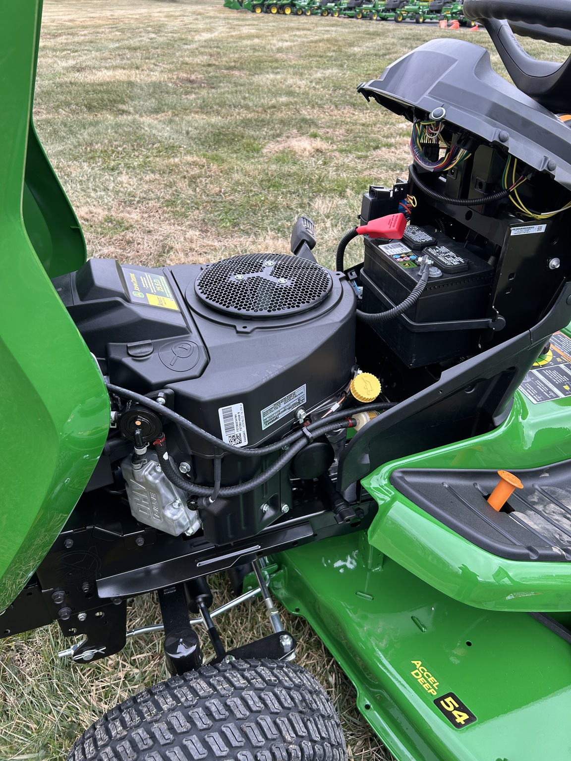 2026 John Deere X590 Image 9