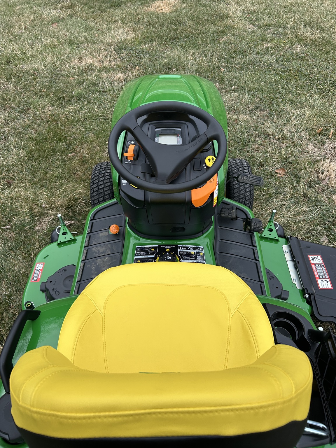 2026 John Deere X590 Image 11