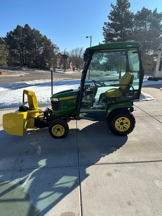 2022 John Deere X739 - Photo2