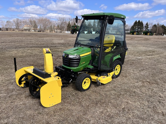  John Deere X739