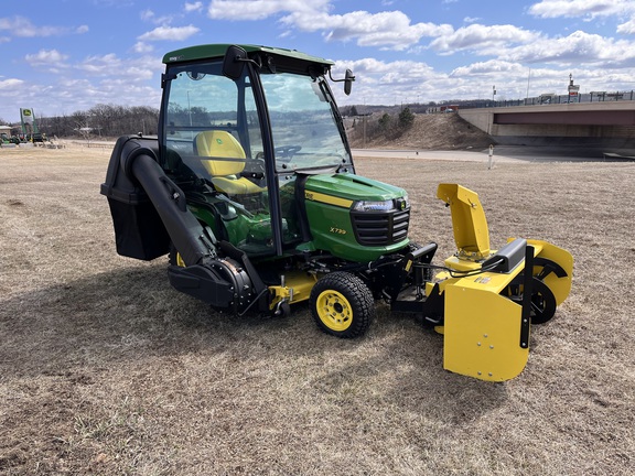 2022 John Deere X739 - Photo3