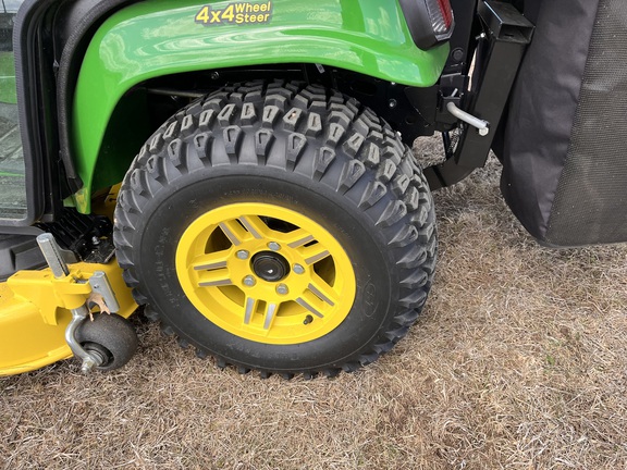 2022 John Deere X739 - Photo15
