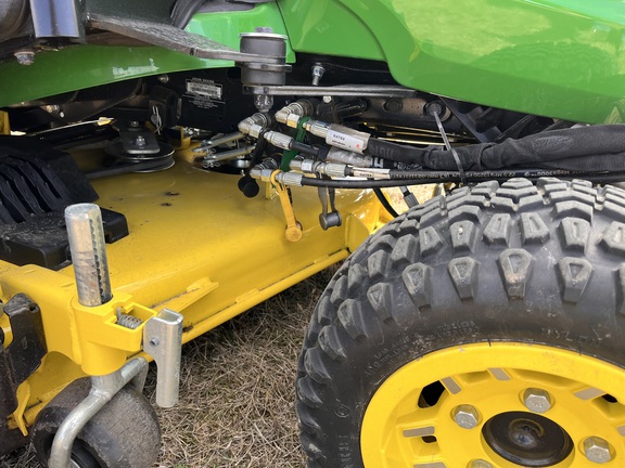 2022 John Deere X739 - Photo17