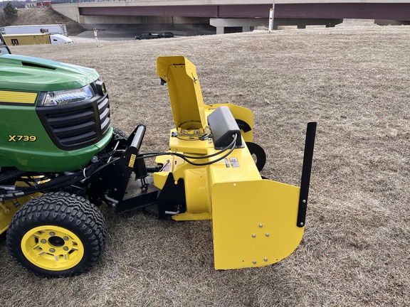 2022 John Deere X739 - Photo24