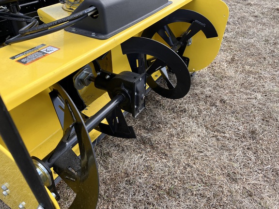 2022 John Deere X739 - Photo26