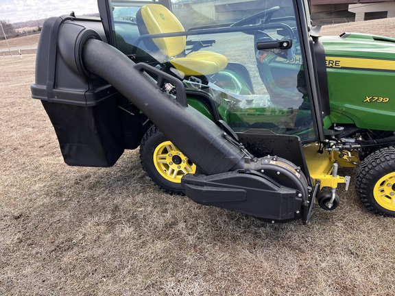 2022 John Deere X739 - Photo32