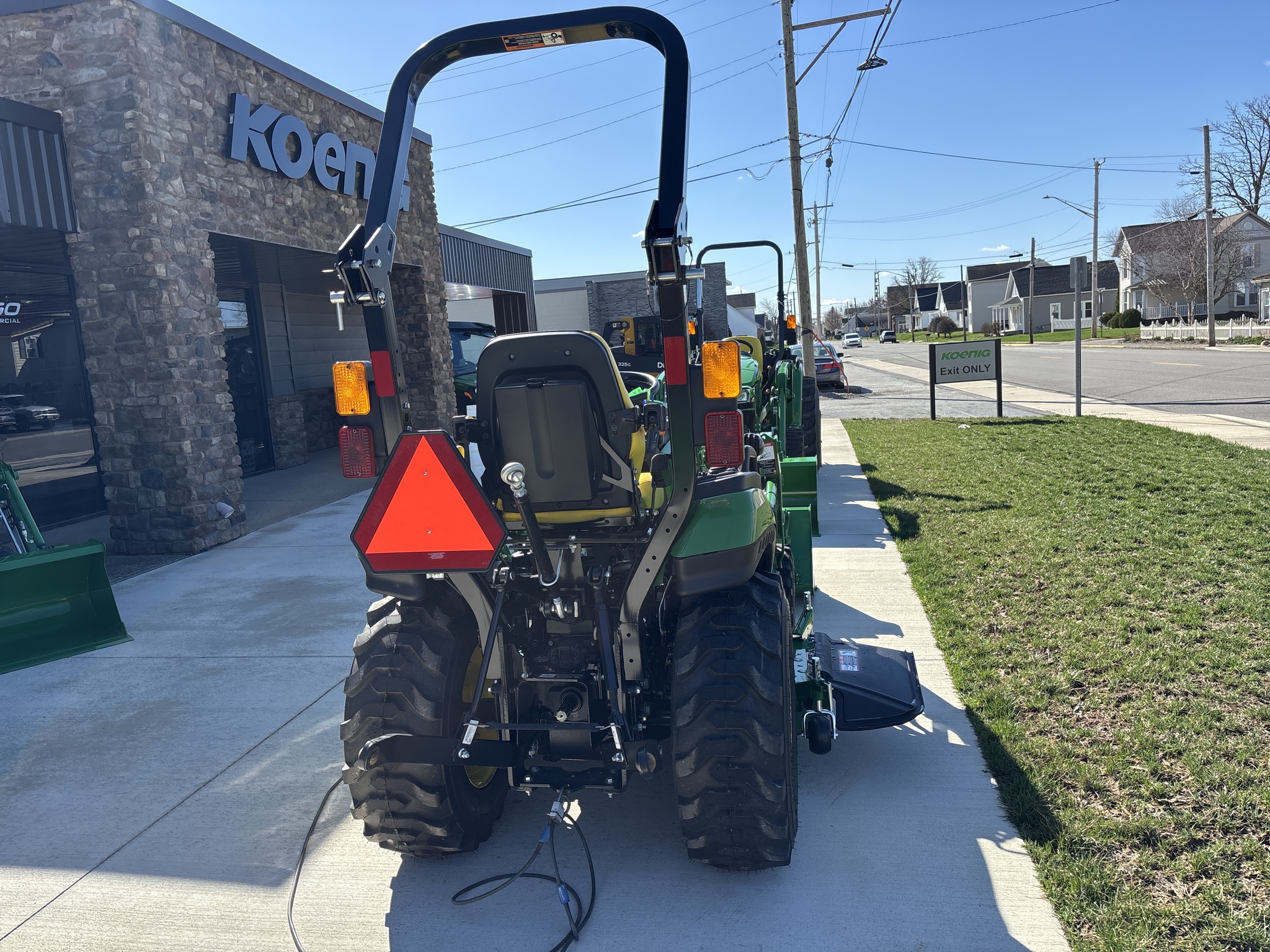 New In-Stock 2024 John Deere 2025R Compact Utility Tractors at Koenig Equipment in Botkins, OH - PhotoXL6