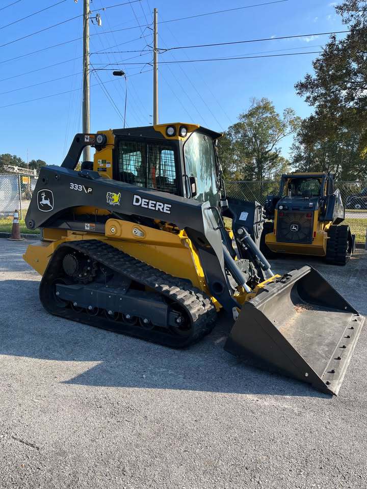 John Deere 333 P Image 1