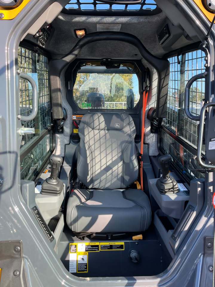 John Deere 333 P Image 5