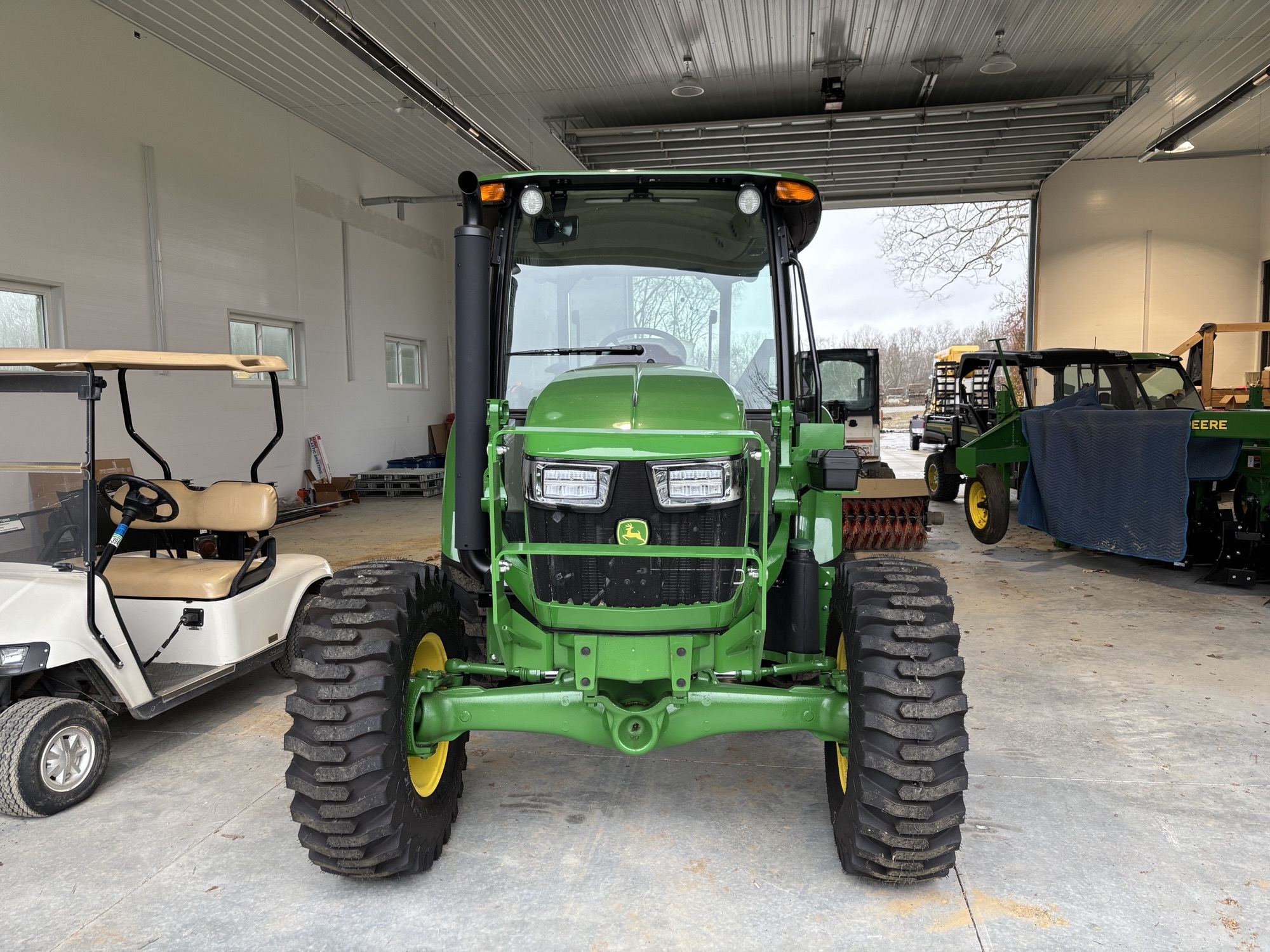 Used 2025 John Deere 5075E Utility Tractors at Koenig Equipment in Lebanon, OH - PhotoXL2