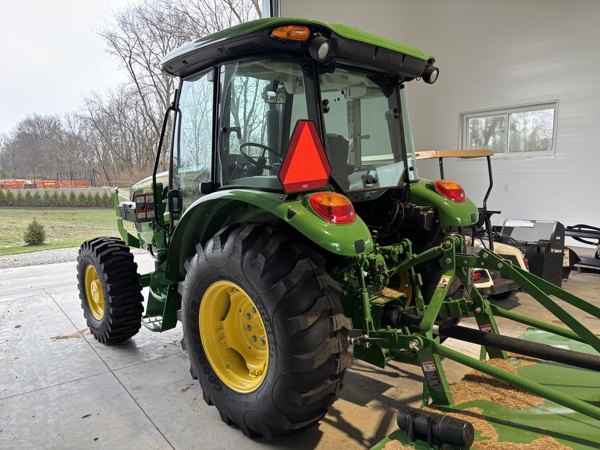 Used 2025 John Deere 5075E Utility Tractors at Koenig Equipment in Lebanon, OH - PhotoXL4