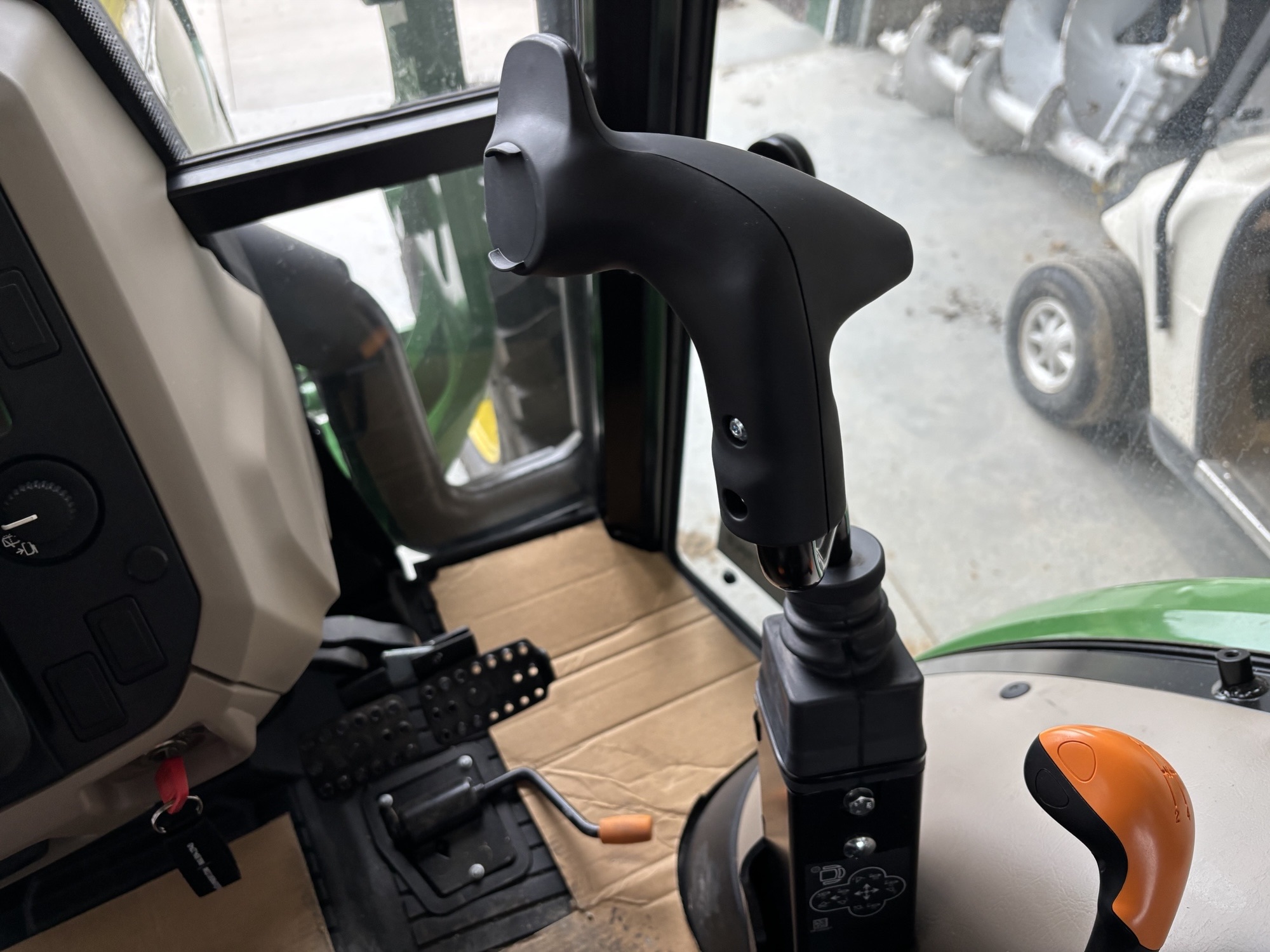 Used 2025 John Deere 5075E Utility Tractors at Koenig Equipment in Lebanon, OH - PhotoXL13