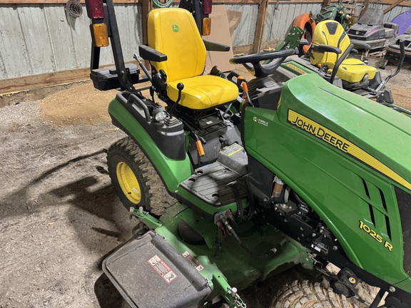 2024 John Deere 1025R - Photo9