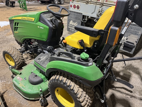 2024 John Deere 1025R - Photo7