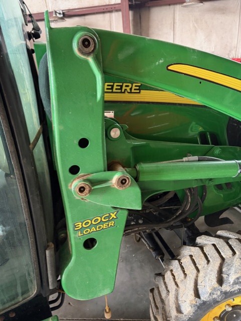 2010 John Deere 3720 Image 8
