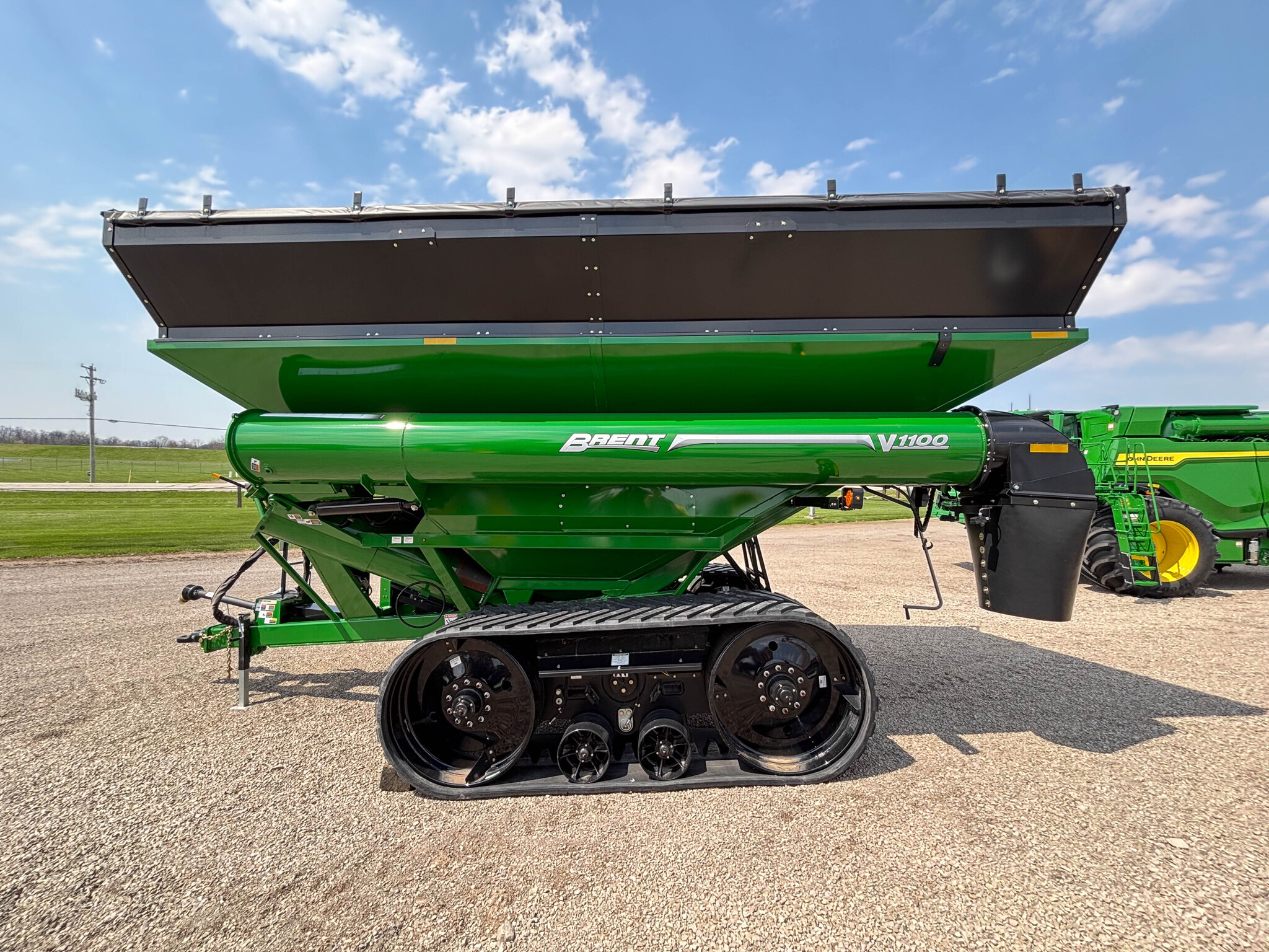 Used -- Brent V1100 Grain Carts at Koenig Equipment in Anna, OH - PhotoXL1