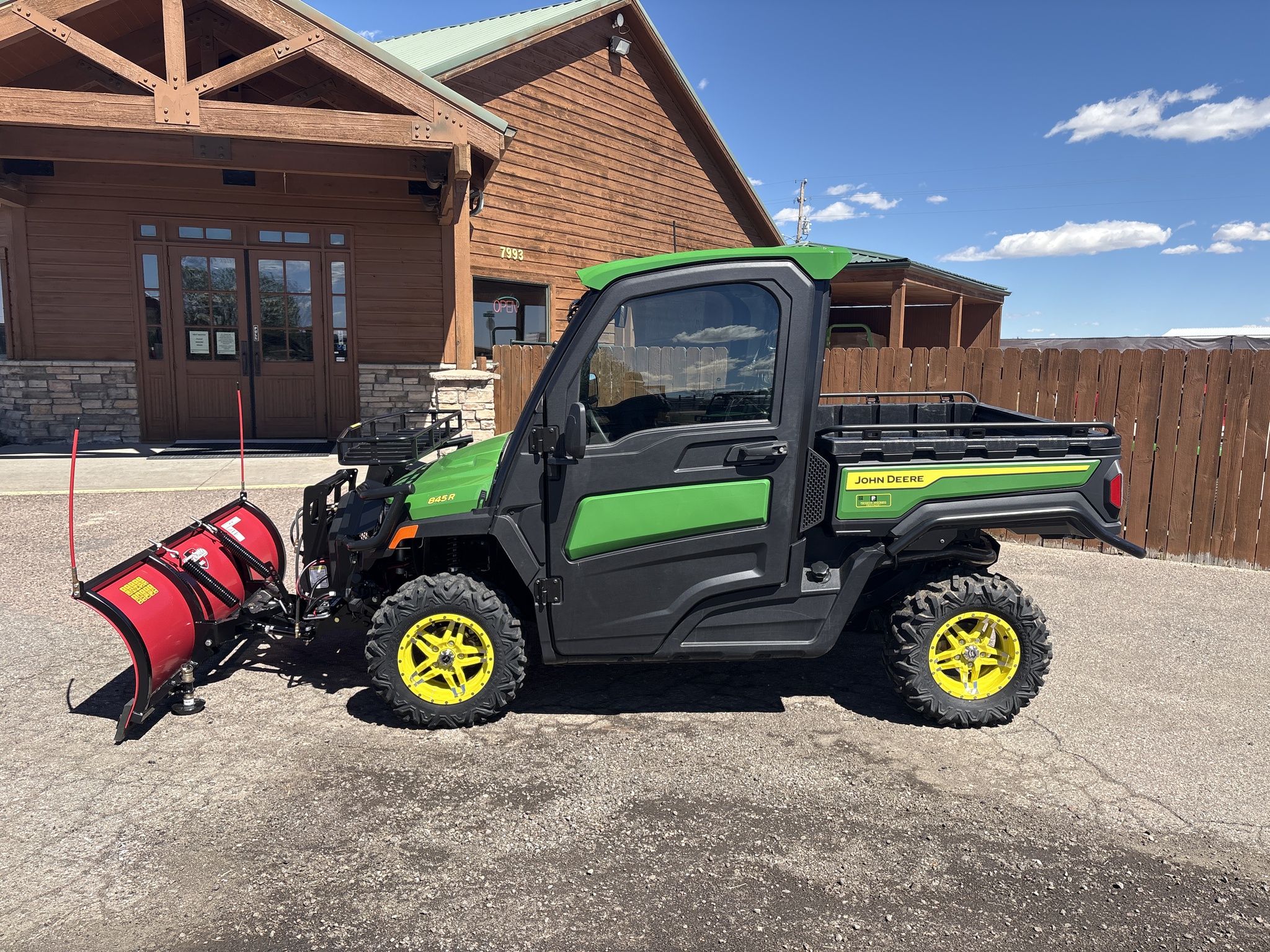2025 John Deere XUV 845R Premium Cab Image 2