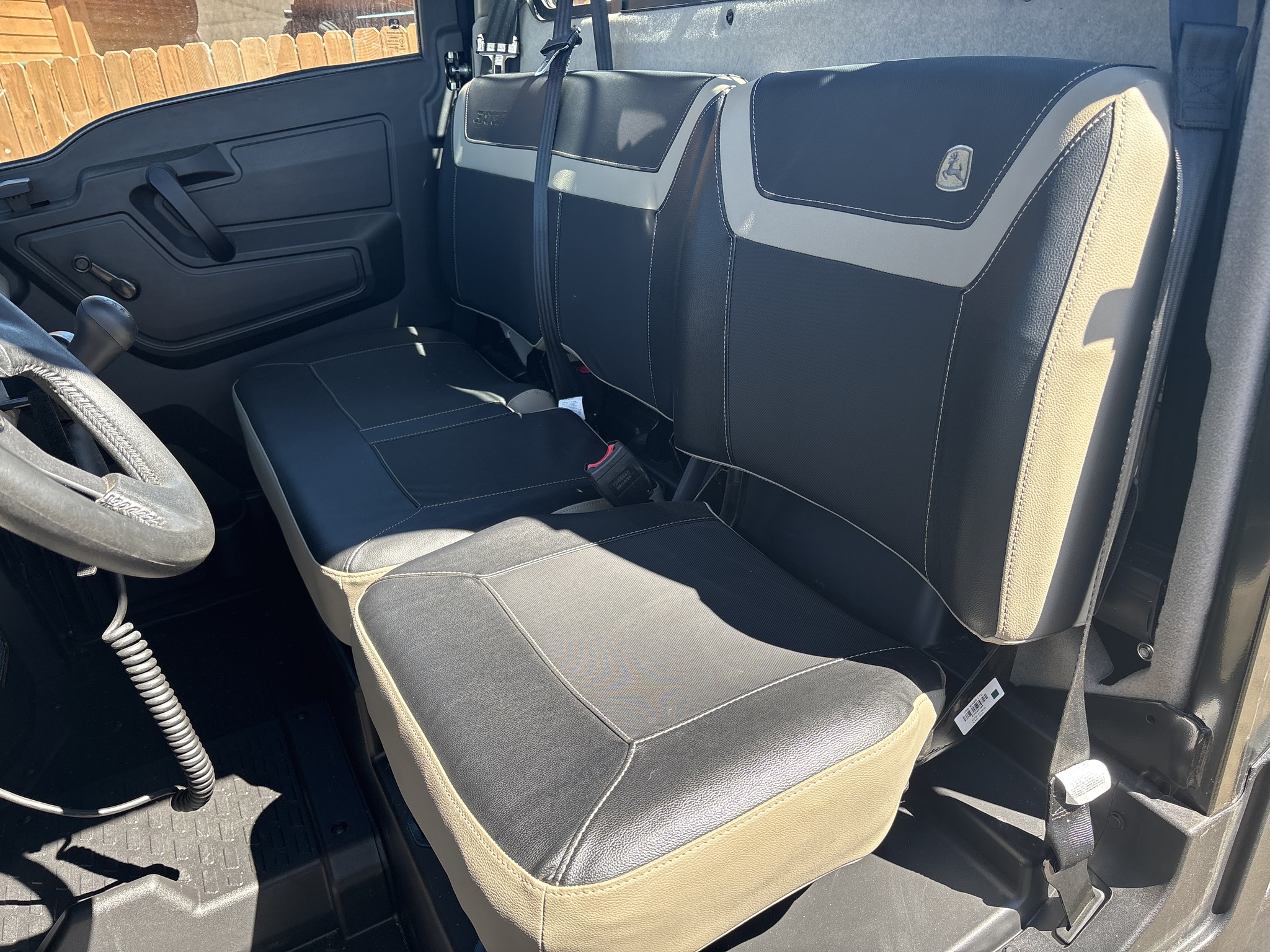 2025 John Deere XUV 845R Premium Cab Image 19