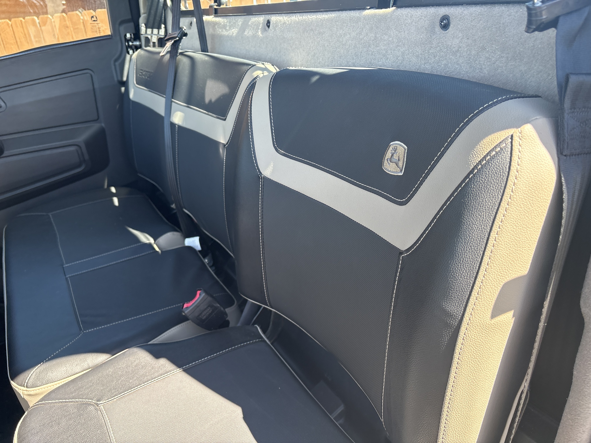 2025 John Deere XUV 845R Premium Cab Image 15