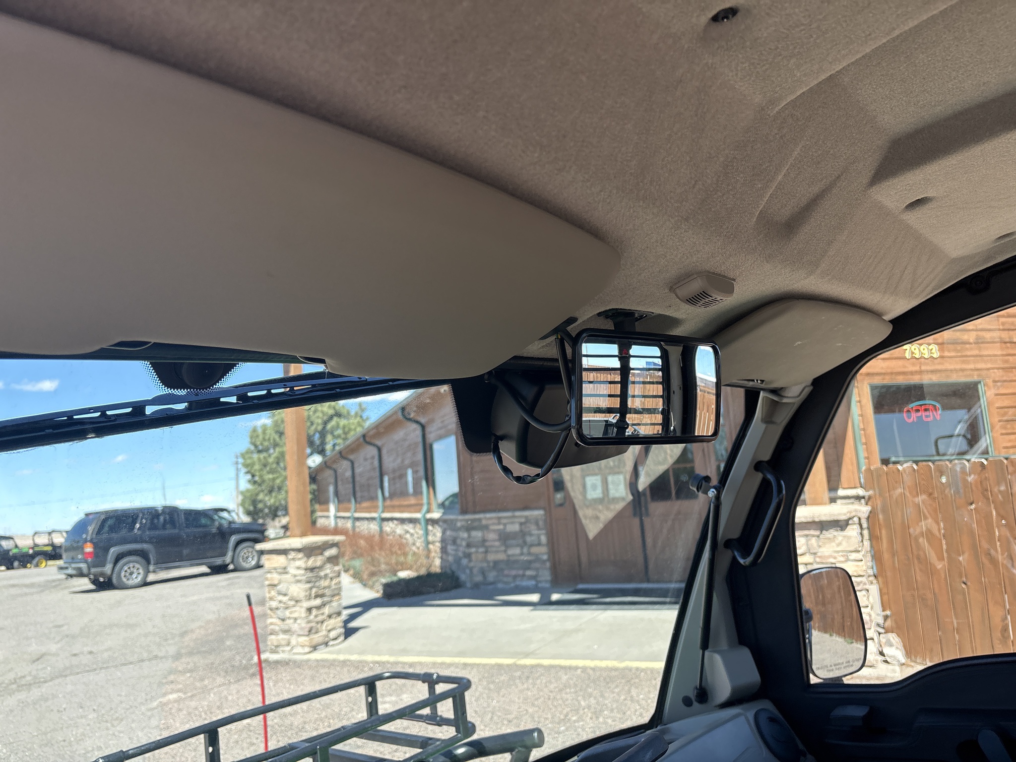 2025 John Deere XUV 845R Premium Cab Image 12