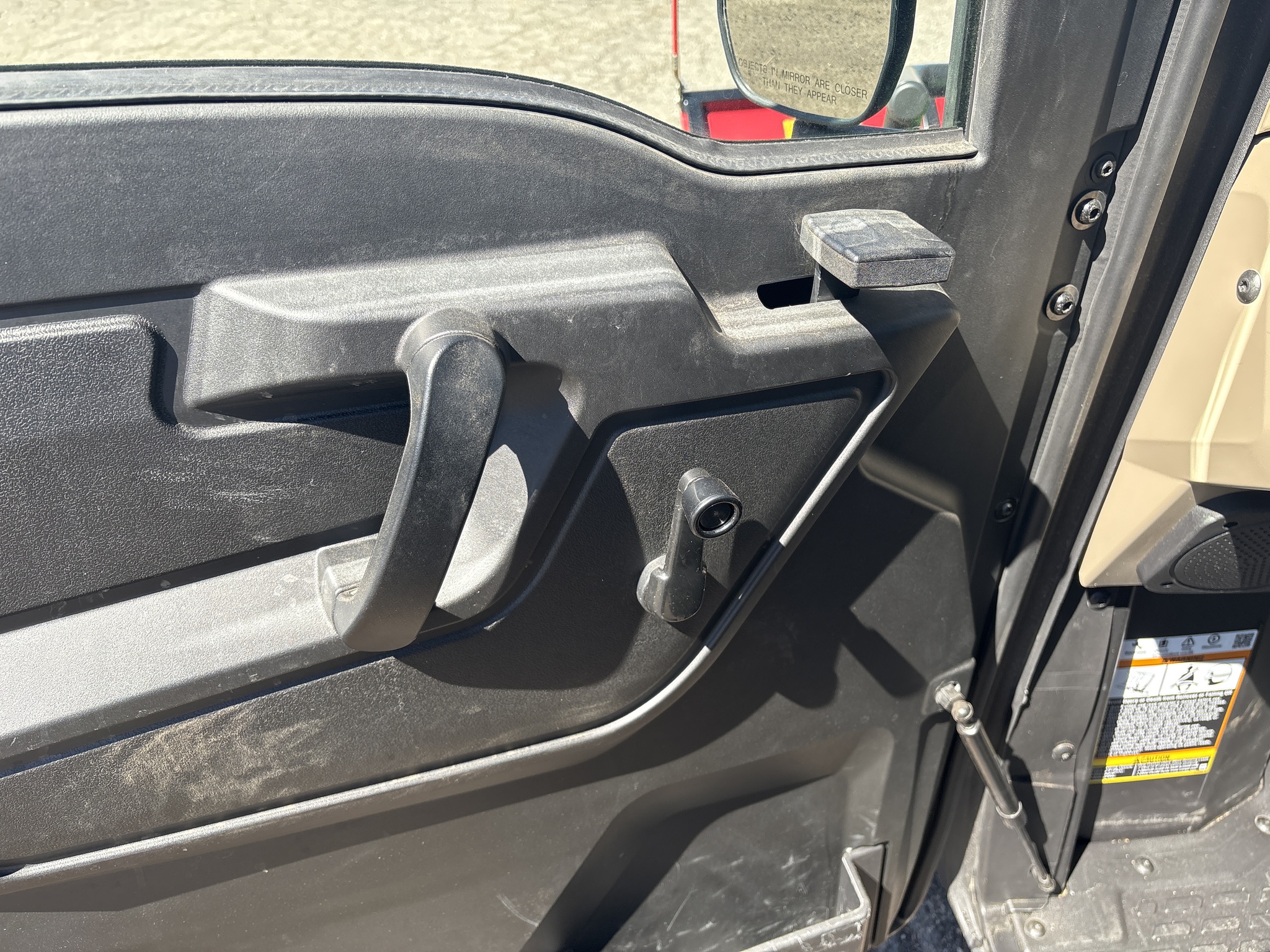 2025 John Deere XUV 845R Premium Cab Image 17