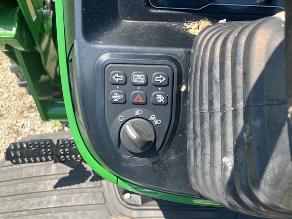 New In-Stock 2026 John Deere 4052R Compact Utility Tractors at Koenig Equipment in Greensburg, IN - Photo15