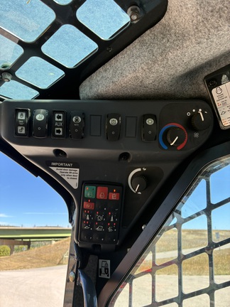 2020 John Deere 333G (23rd thumbnail)