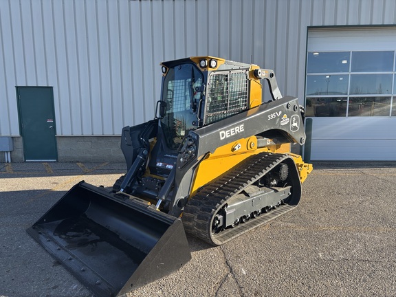 John Deere 335 P