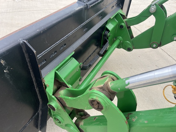 2014 John Deere 5100E (13th thumbnail)