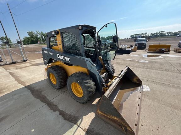 Photo of a 2014 John Deere 332E