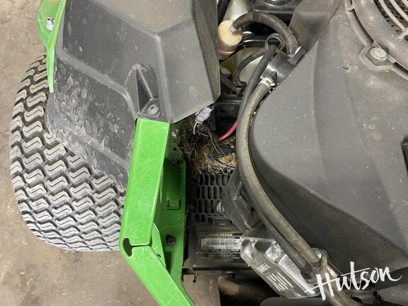 Photo of 2025 John Deere Z330R