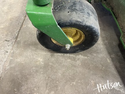 Photo of 2025 John Deere Z330R