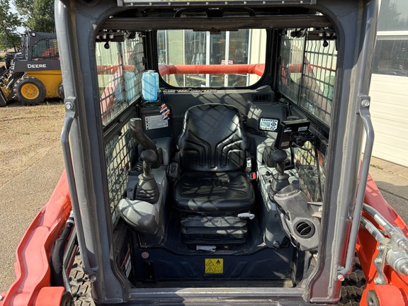 Used 2019 Kubota SVL65 Compact Track Loaders at Horizon Ag & Turf in Edmonton West, AB - Photo8