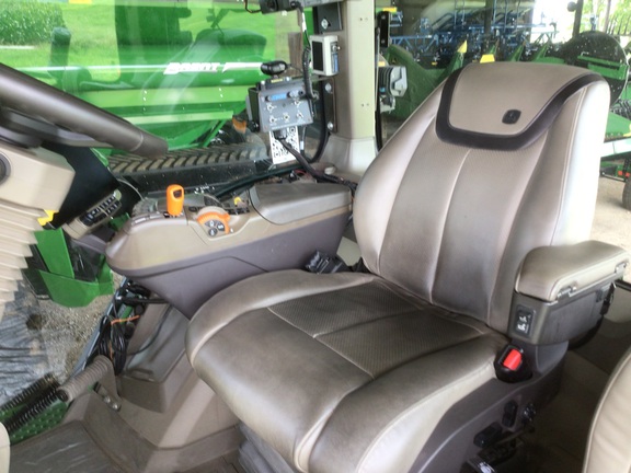 Photo of 2024 John Deere 8R 340