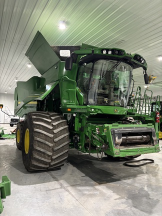 2023 John-Deere S780