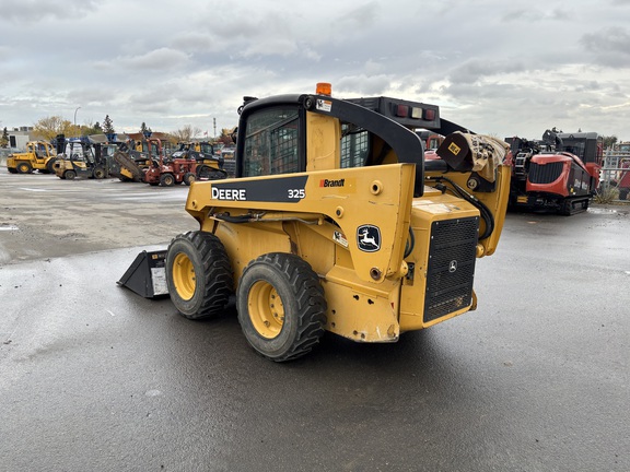 2007 John Deere 325