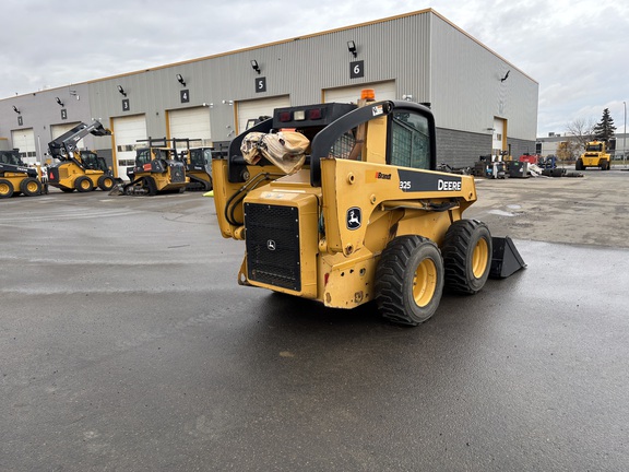 2007 John Deere 325