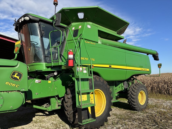Used 2008 John Deere 9570 STS Combines at Koenig Equipment in Greenville, OH - Photo2