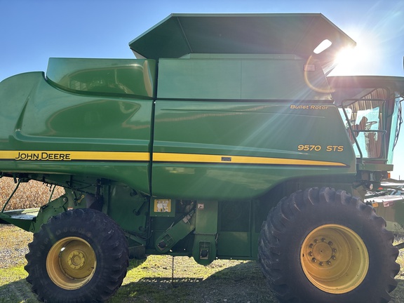 Used 2008 John Deere 9570 STS Combines at Koenig Equipment in Greenville, OH - Photo1