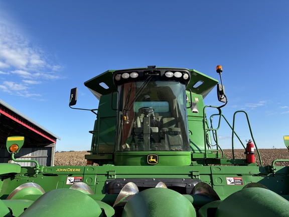 Used 2008 John Deere 9570 STS Combines at Koenig Equipment in Greenville, OH - Photo7