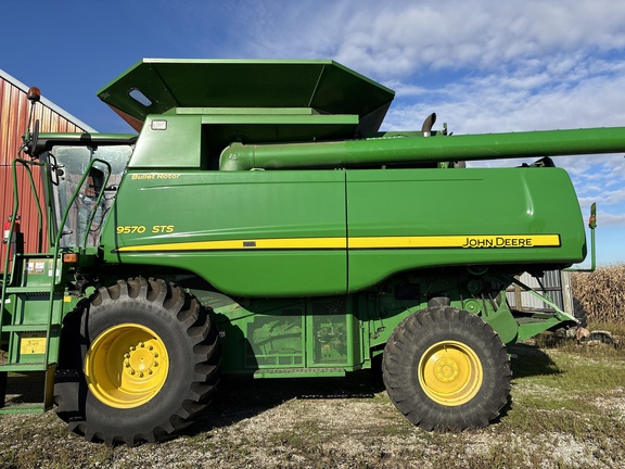 Used 2008 John Deere 9570 STS Combines at Koenig Equipment in Greenville, OH - Photo0