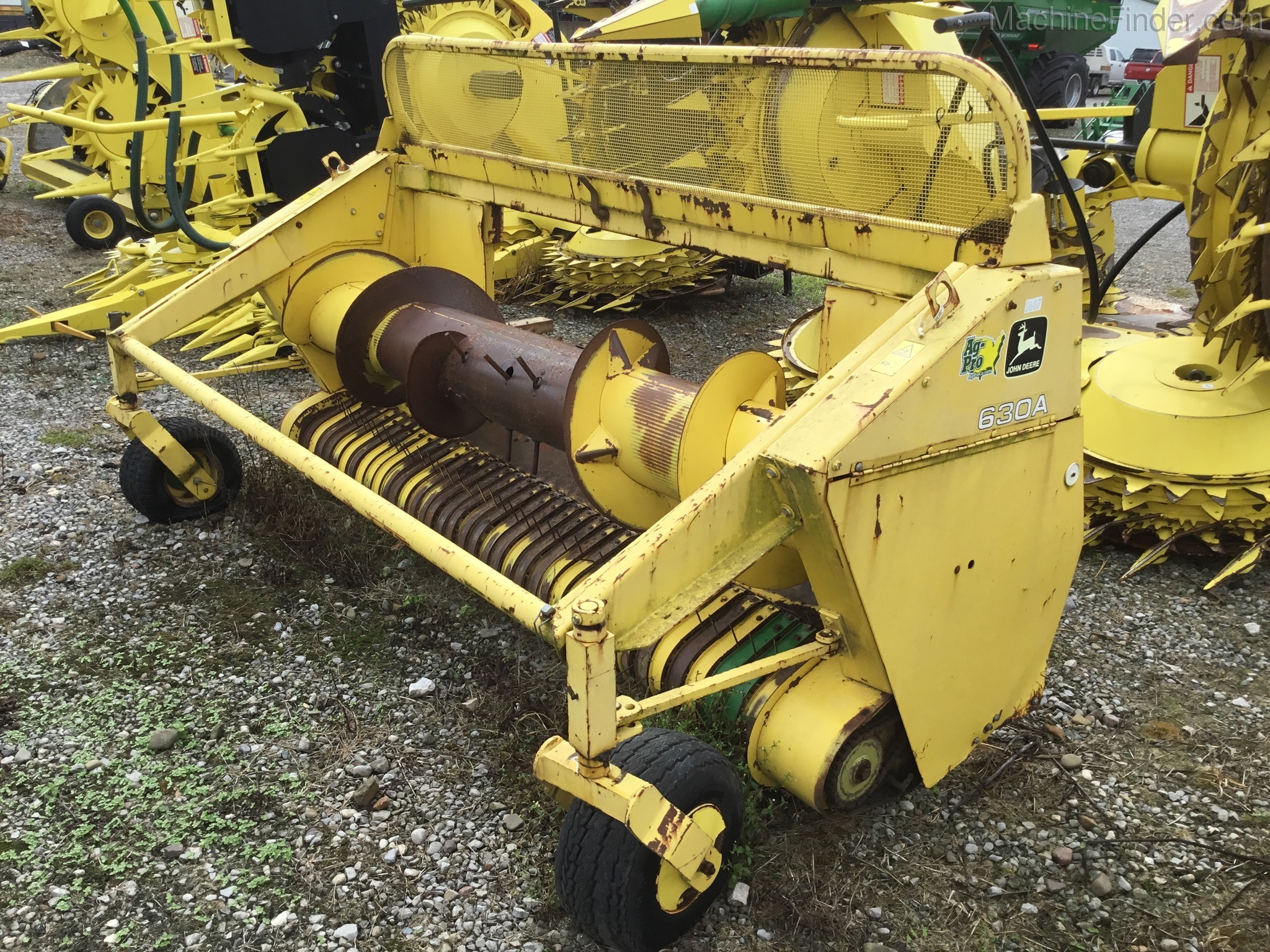 1998 John Deere 630A Image 1