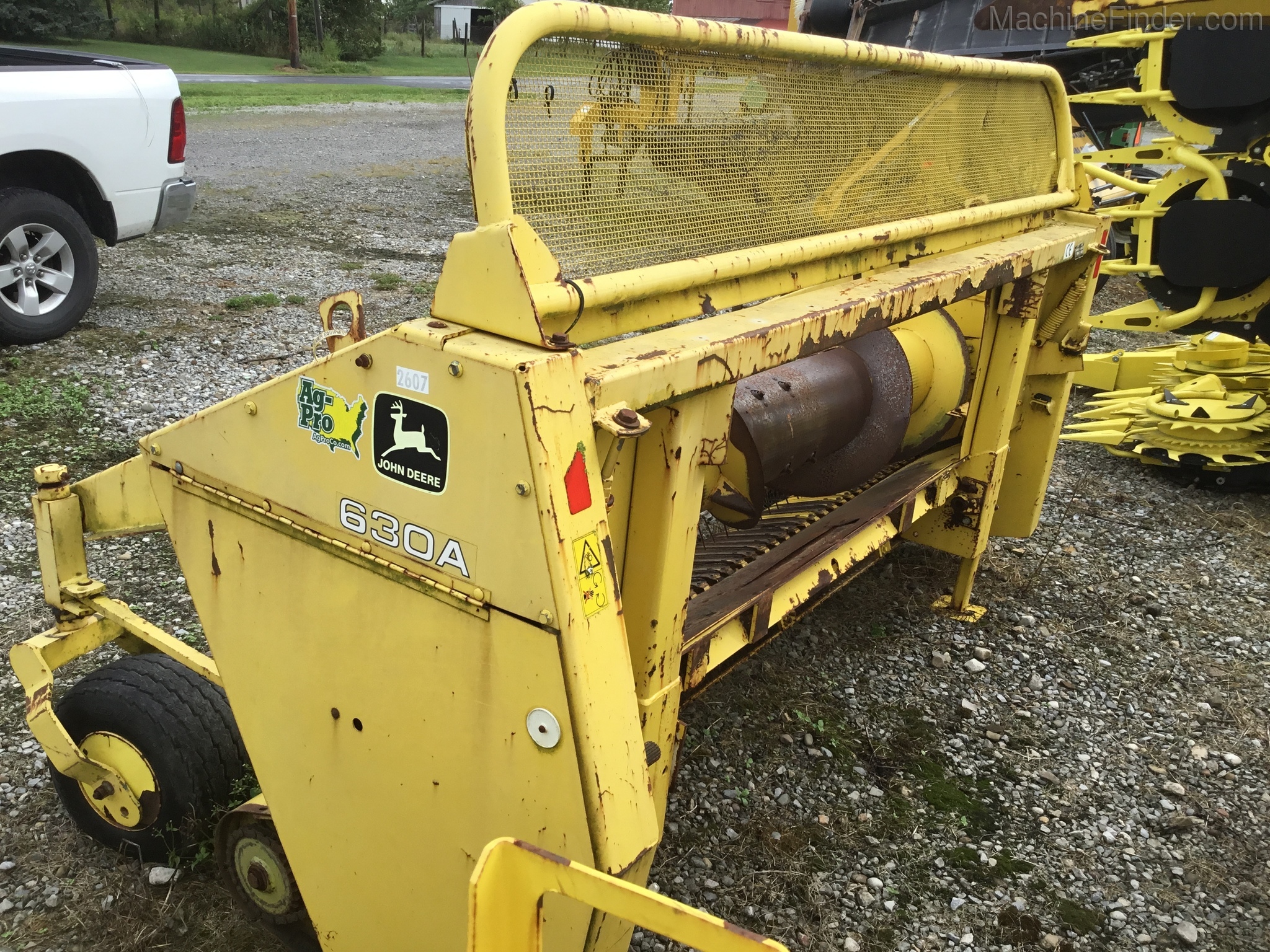 1998 John Deere 630A Image 3