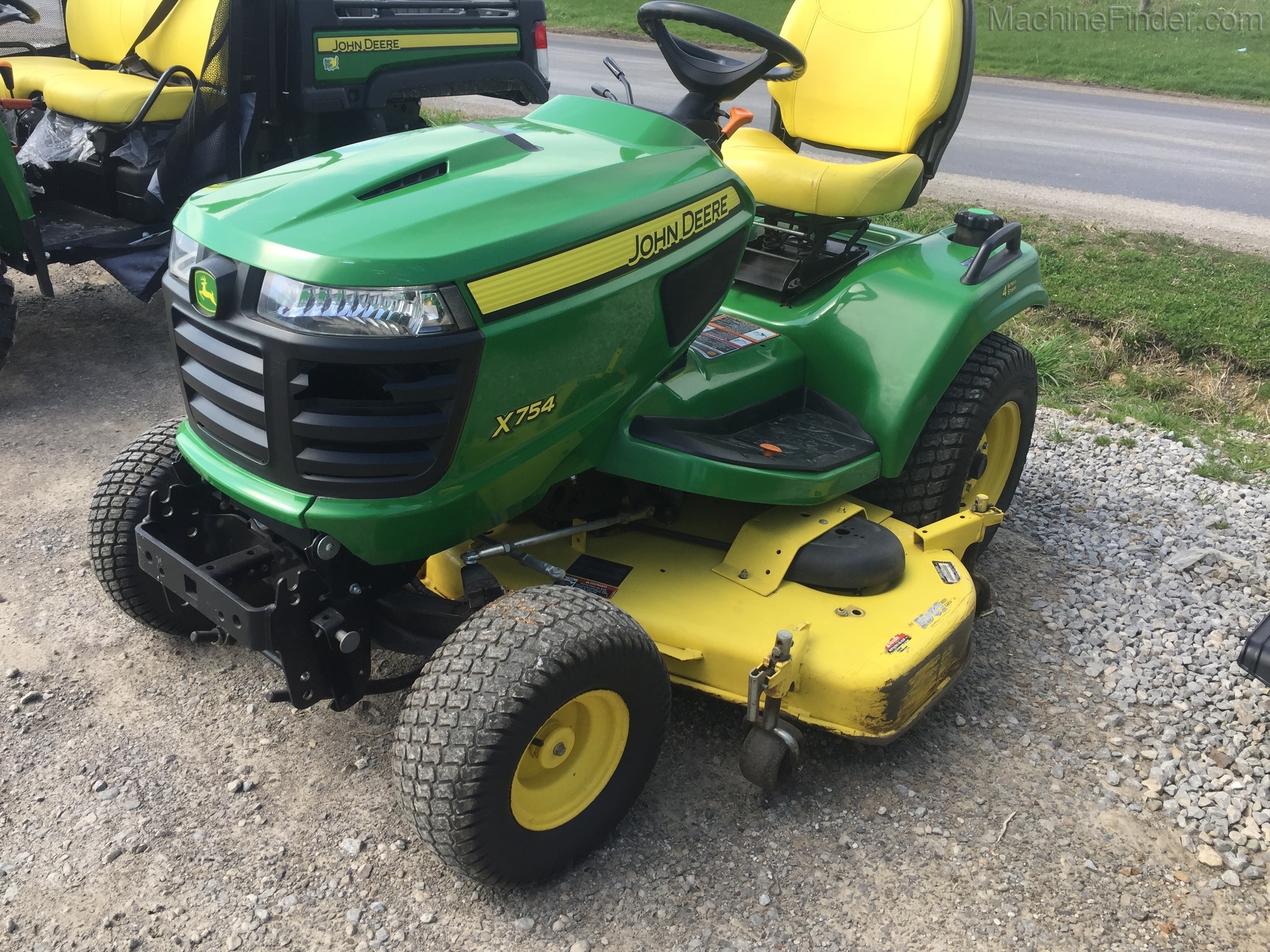 2014 John Deere X754 Image 4