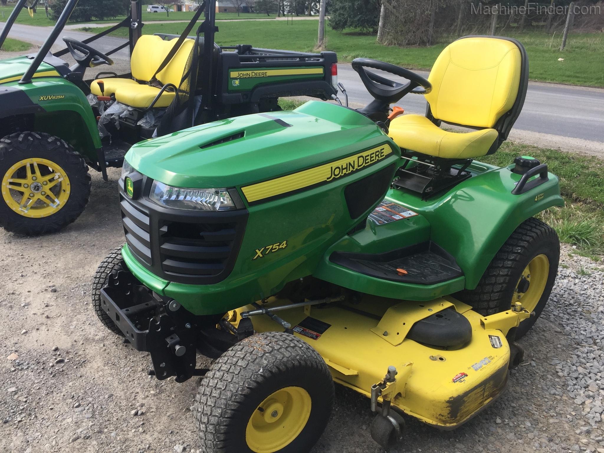 2014 John Deere X754 Image 3