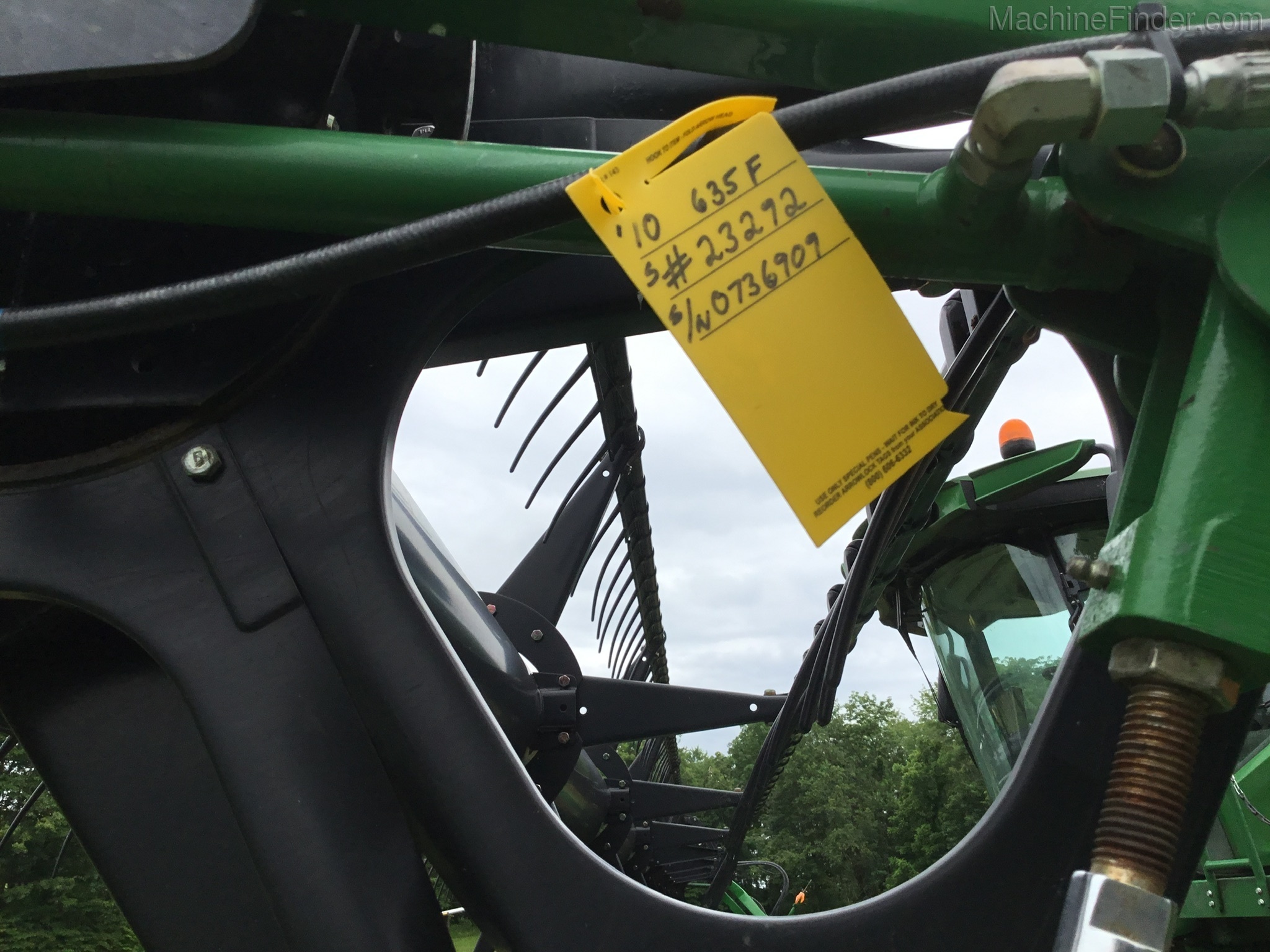 2010 John Deere 635F Image 6