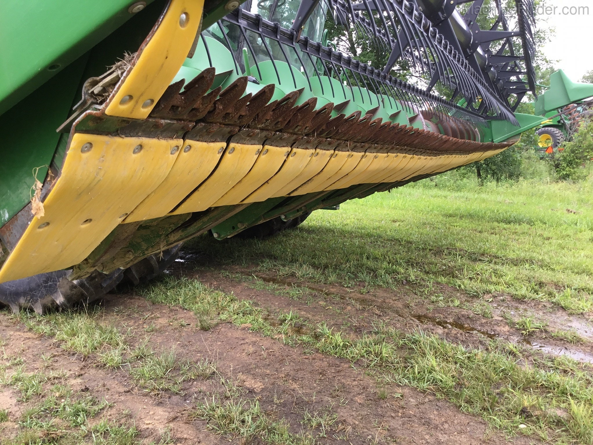 2010 John Deere 635F Image 3