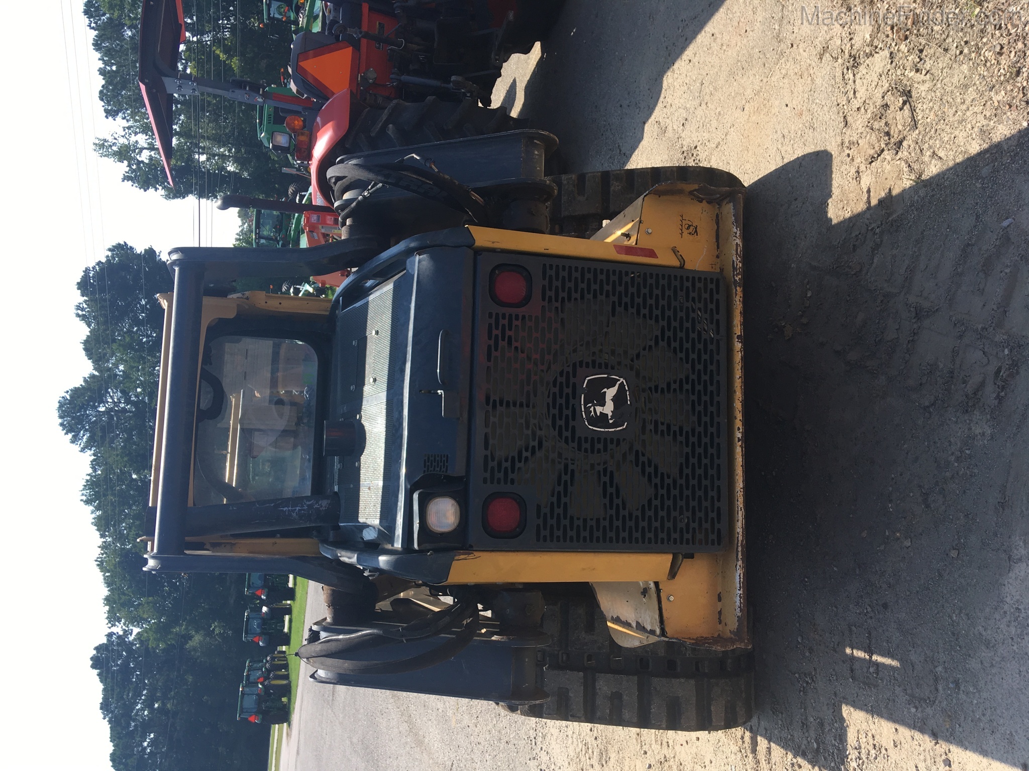 2014 John Deere 319E Image 3