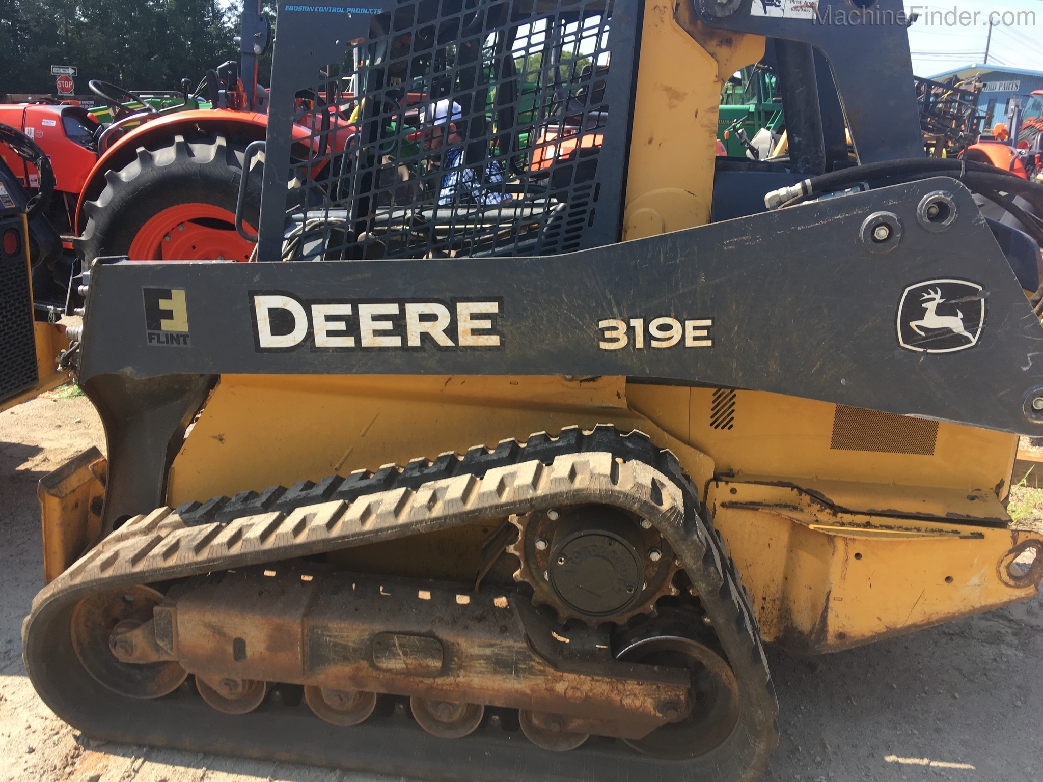 2014 John Deere 319E Image 4
