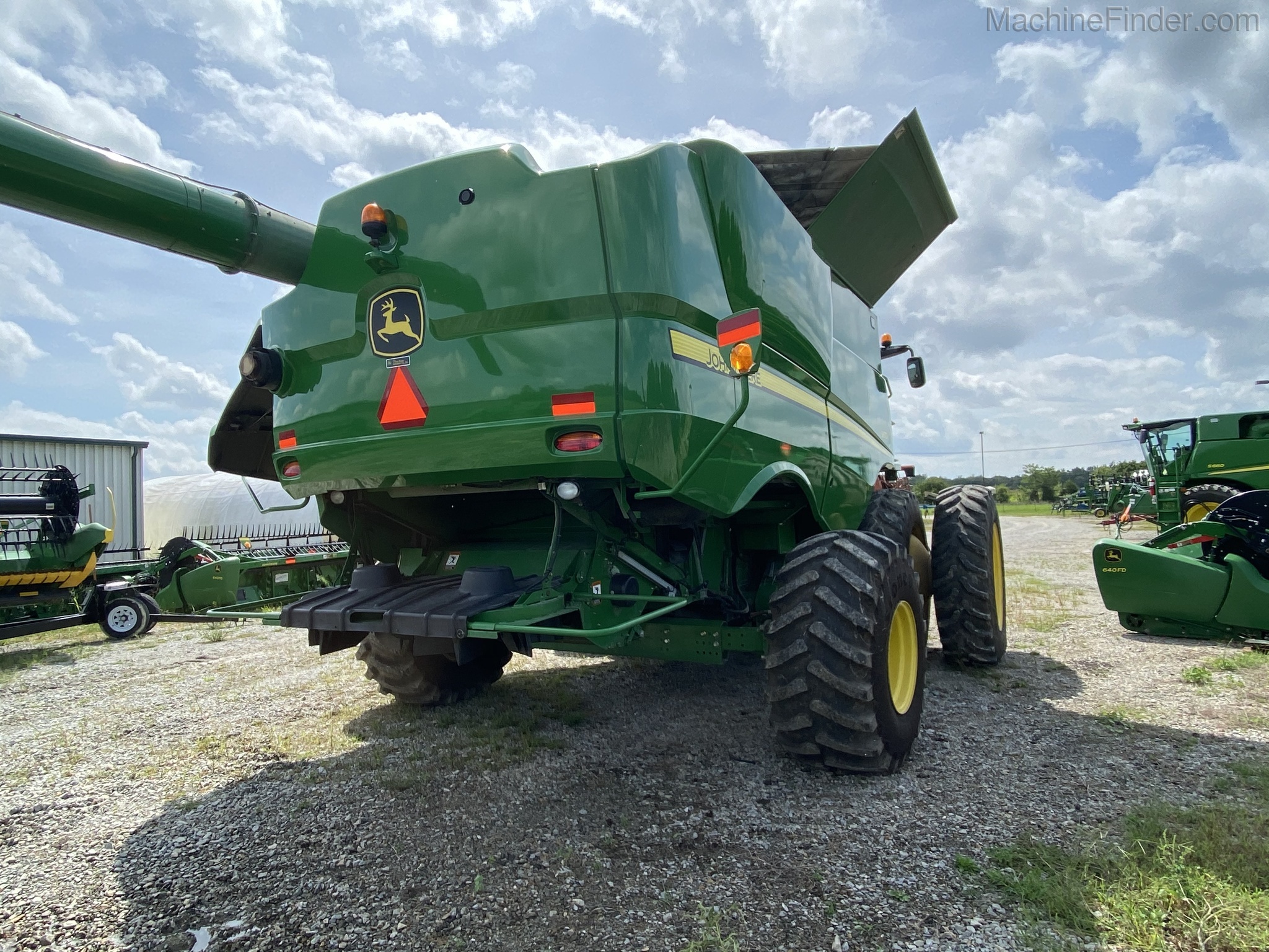 2013 John Deere S670 Image 4
